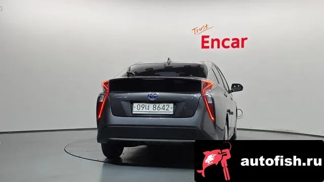 Toyota Prius Prius 4th Generation 2018 года - вид 4
