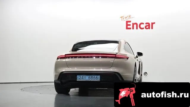Porsche Taycan Taikan 2021 года - вид 4