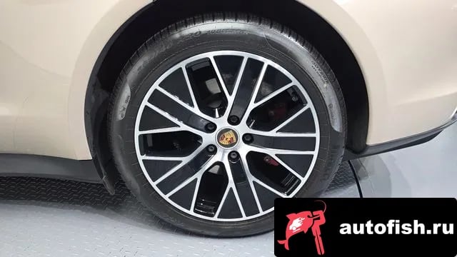Porsche Taycan Taikan 2021 года - вид 5