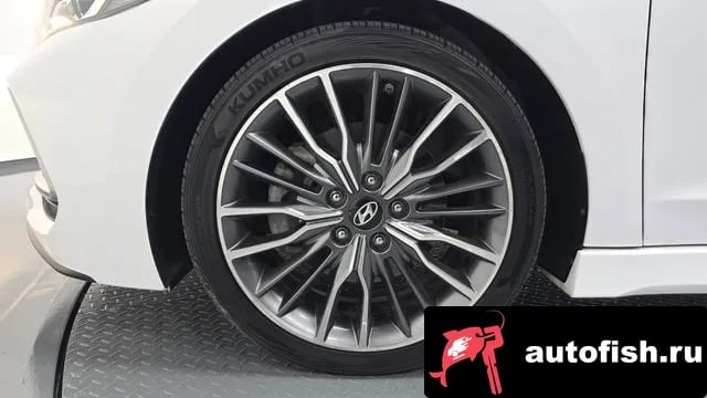 Hyundai AVANTE Avante AD 2018 года - вид 4
