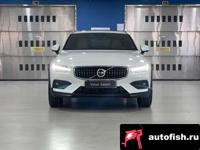 Volvo V60 V60 Cross-country 2nd Generation 2025 года - вид 3