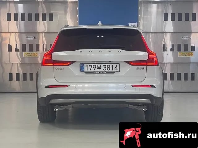 Volvo V60 V60 Cross-country 2nd Generation 2025 года - вид 4