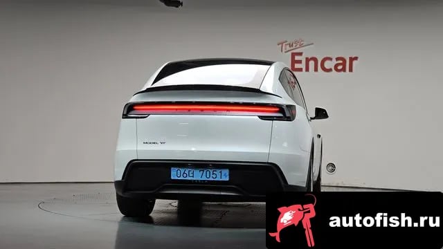 Tesla Model Y Model Y 2026 года - вид 3