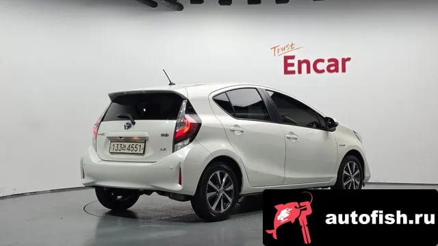 Toyota Prius Prius C 2019 года - вид 2