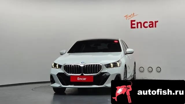 BMW 5-Series 5 Series (G60) 2025 года - вид 3