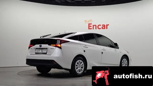 Toyota Prius Prius 4th Generation 2019 года - вид 2