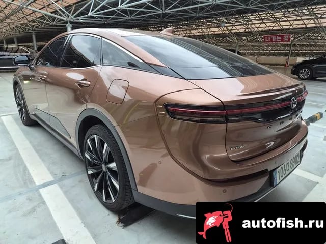 Toyota Crown Crown Crossover 2023 года - вид 3