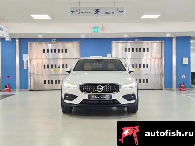 Volvo V60 V60 Cross-country 2nd Generation 2026 года - вид 3