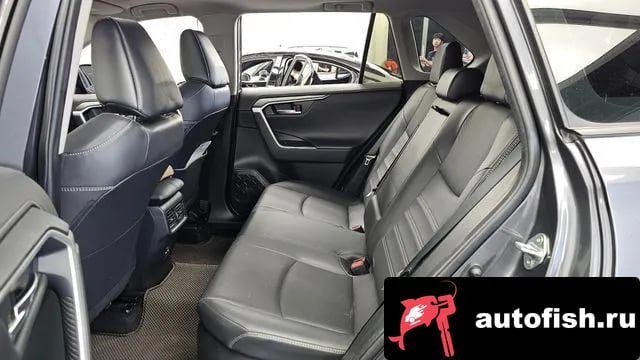 Toyota RAV4 RAV4 5th Generation 2024 года - похожие автомобили