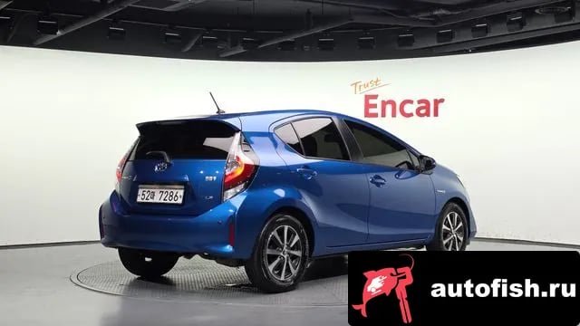 Toyota Prius Prius C 2018 года - вид 2