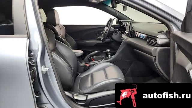 Hyundai Veloster Veloster (JS) 2018 года - похожие автомобили