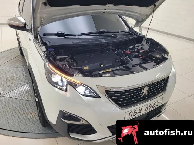 Peugeot 3008 3008 second generation 2018 года - вид 4