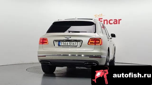 Bentley Bentayga Benteiga 2018 года - вид 4