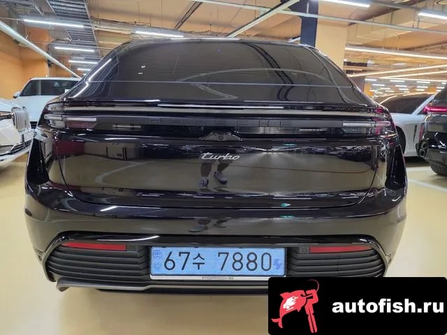 Porsche Macan Makan EV 2026 года - вид 4
