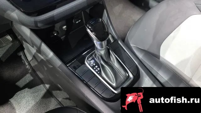 Hyundai Ioniq The New Ionic Hybrid 2019 года - похожие автомобили