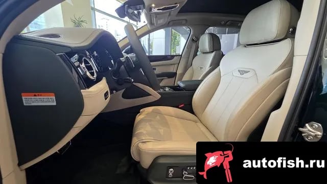 Bentley Bentayga Benteiga 2024 года - похожие автомобили