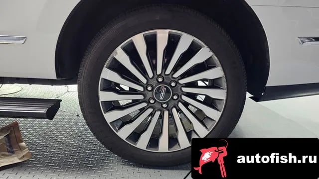 Lincoln Navigator Navigator 4th generation 2021 года - вид 5
