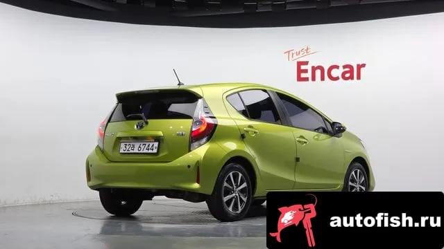 Toyota Prius Prius C 2018 года - вид 2