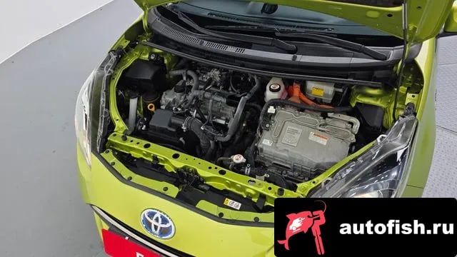 Toyota Prius Prius C 2018 года - вид 6
