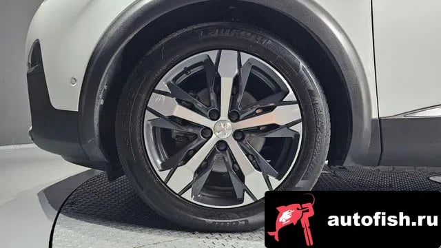 Peugeot 3008 3008 second generation 2019 года - вид 5