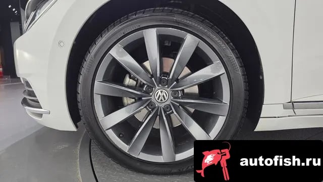 Volkswagen Arteon Atheon 2020 года - вид 5