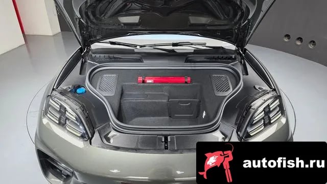 Porsche Macan Makan EV 2025 года - вид 6
