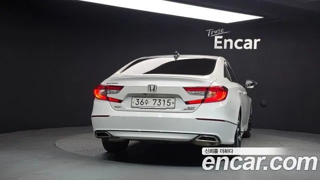 Honda Accord Accord 10th Generation 2018 года - вид 4