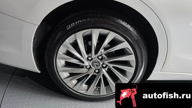 Lexus ES ES300h 7th generation 2025 года - вид 5
