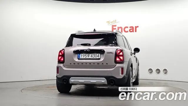 Mini Countryman Cooper Country Man 2021 года - вид 4