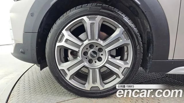 Mini Countryman Cooper Country Man 2021 года - вид 5