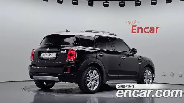Mini Countryman Cooper Country Man 2018 года - вид 1