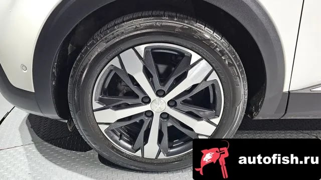 Peugeot 3008 3008 second generation 2018 года - вид 5