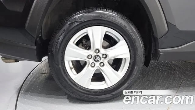 Toyota RAV4 RAV4 5th Generation 2019 года - вид 5