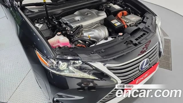 Lexus ES New ES300h 2018 года - вид 6