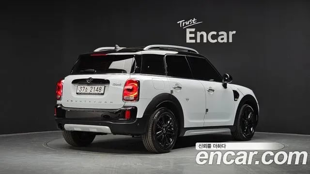 Mini Countryman Cooper Country Man 2019 года - вид 2