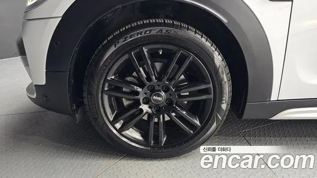Mini Countryman Cooper Country Man 2019 года - вид 5