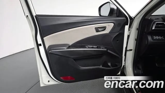 KG Mobility (Ssangyong) TIBOLI The New Tivoli 2023 года - похожие автомобили