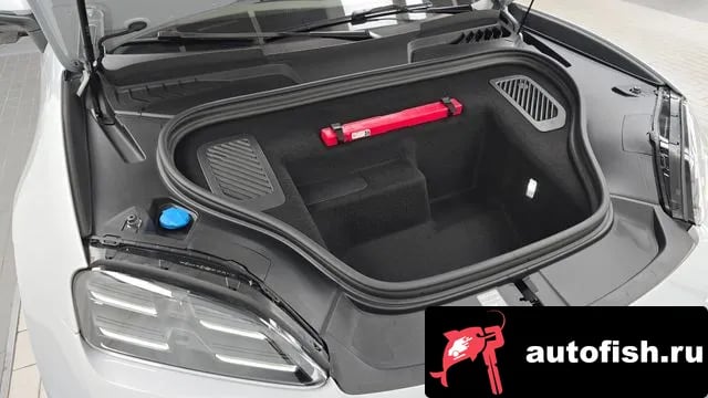 Porsche Macan Makan EV 2025 года - вид 6