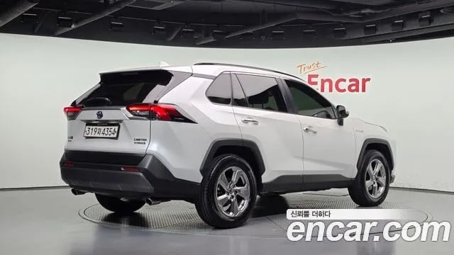 Toyota RAV4 RAV4 5th Generation 2021 года - вид 2