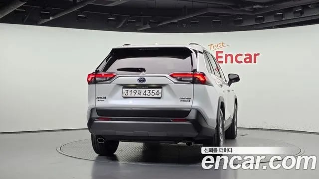 Toyota RAV4 RAV4 5th Generation 2021 года - вид 4