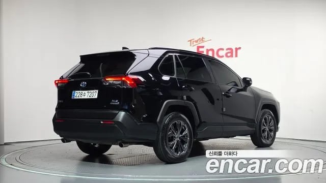 Toyota RAV4 RAV4 5th Generation 2023 года - вид 2