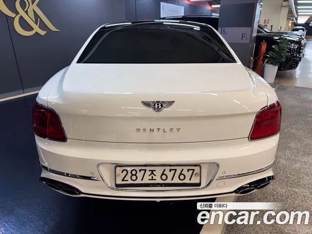 Bentley Flying Spur Flying Spur 3rd Generation 2021 года - вид 4