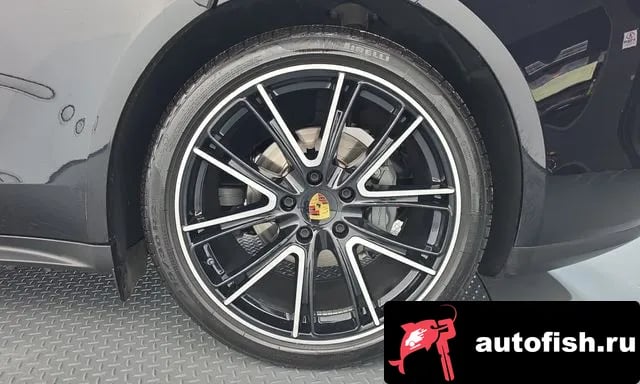 Porsche Panamera Panamera (971) 2018 года - похожие автомобили