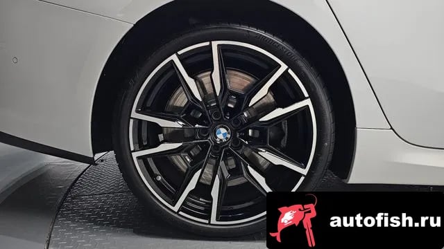 BMW 8-Series 8 Series (G15) 2025 года - вид 4
