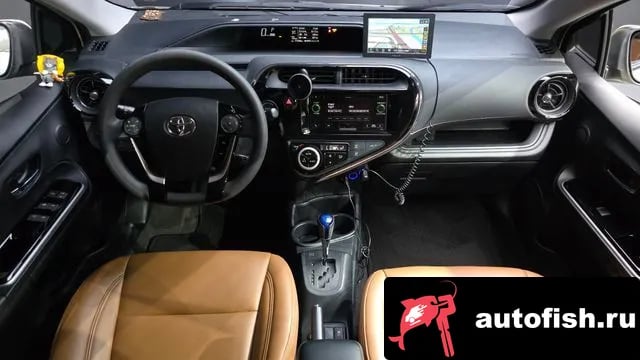 Toyota Prius Prius C 2019 года - вид 6