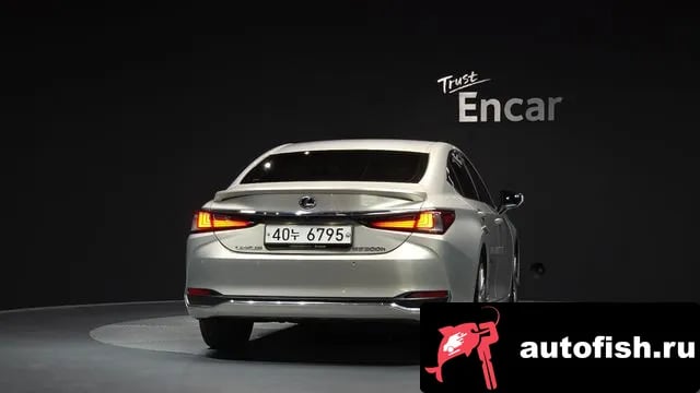 Lexus ES ES300h 7th generation 2020 года - вид 4