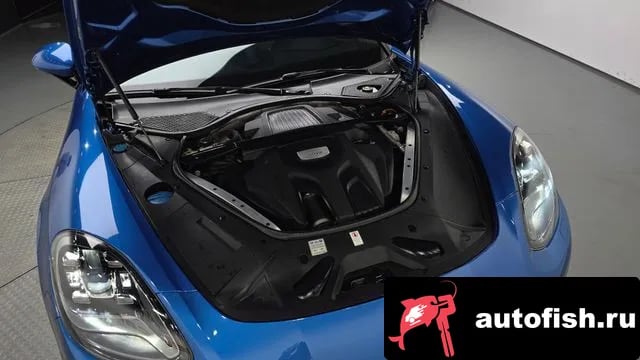 Porsche Panamera Panamera (971) 2018 года - похожие автомобили