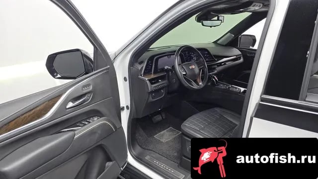 Cadillac Escalade Escalade 5th Generation 2024 года - похожие автомобили