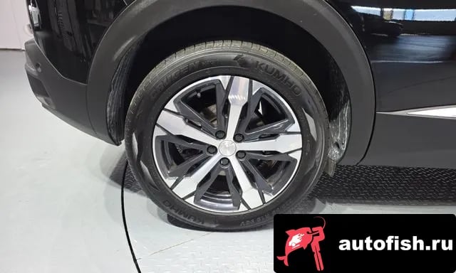 Peugeot 3008 3008 second generation 2019 года - вид 5