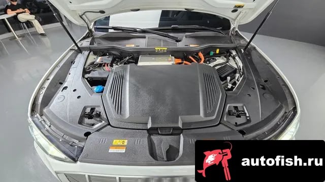 Audi e-tron e-Tron 2022 года - вид 6